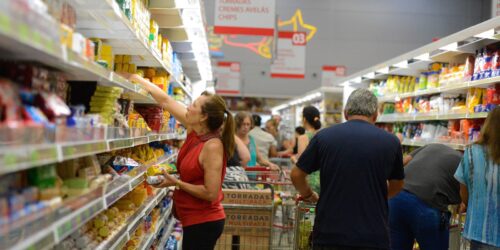 Brasil tem saldo positivo de 148,9 mil empregos com carteira assinada