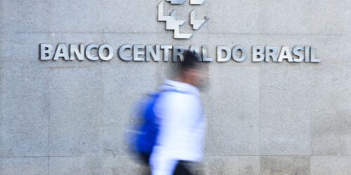 BC acompanha tarifaço e vê juro alto por tempo “bastante prolongado”