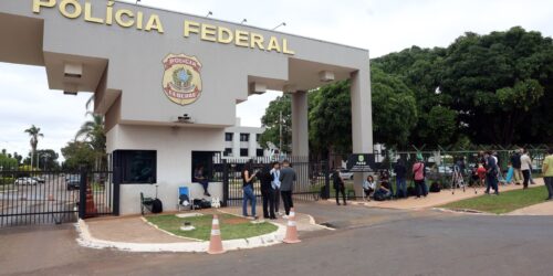 "Todo mundo sabe o que ele fez", diz Lula sobre prisão de Bolsonaro