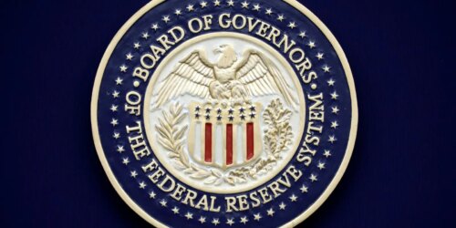 Trump usa acusação criminal como chantagem para reduzir juros, diz FED