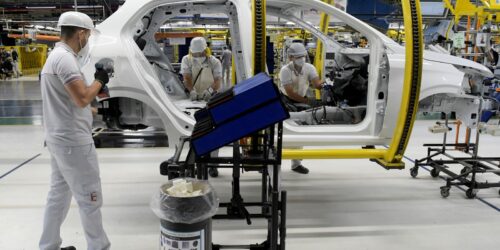 Juros altos travam crédito para 80% das indústrias, revela pesquisa