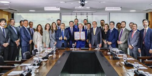 Lula sanciona Lei Antifacção e defende prisão de magnatas do crime