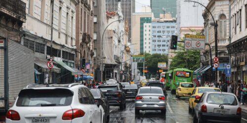 Rio: maioria dos carros roubados está em áreas controladas pelo crime