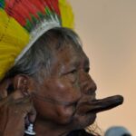Cacique Raoni apresenta...