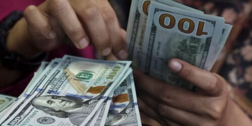 Dólar sobe para R$ 5,22 e atinge maior nível desde março