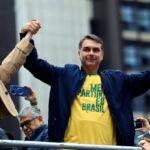 Flávio Bolsonaro propõe...