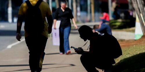 Percentual de jovens nem-nem no Brasil cai para 22,4%, mostra estudo
