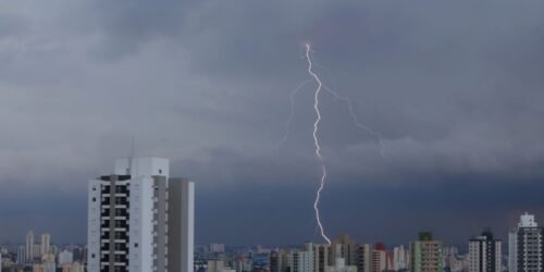 São Paulo terá mais chuvas fortes no fim da tarde desta quinta (15)