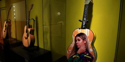 Cantora Marília Mendonça ganha exposição sensorial no MIS