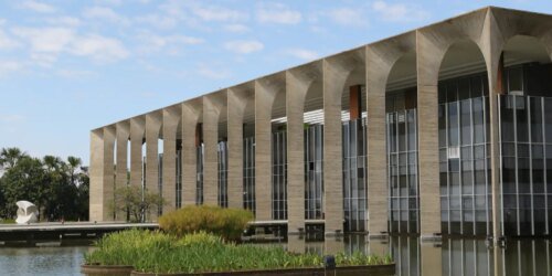Brasileiras na Polônia procuram embaixada após ameaça de deputado