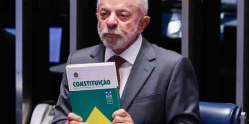 Lula faz campanha em MG e celebra fim da jornada 6x1