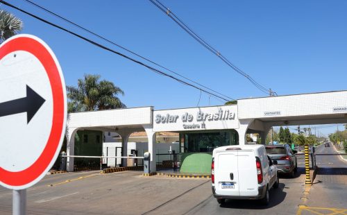 Moraes proíbe drones perto da casa onde Bolsonaro cumpre prisão