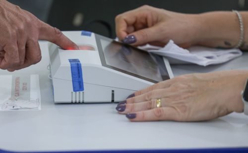 Horário de votação ampliado será apenas onde urnas não foram fechadas