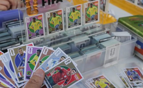 Troca de figurinhas pode atenuar alto custo do álbum da Copa do Mundo