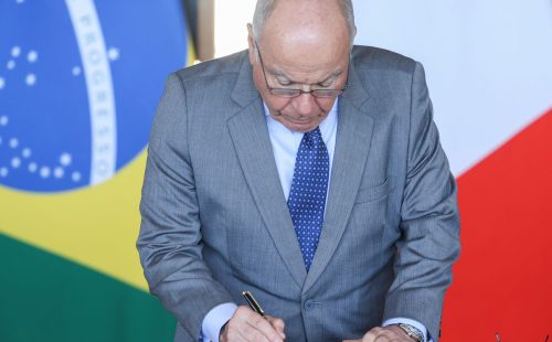 Itamaraty alerta para risco de EUA usar força militar no Brasil