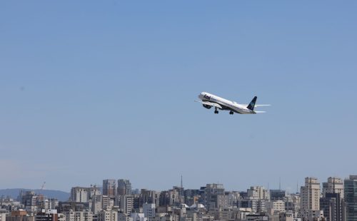 Preço médio das passagens aéreas cai 20% em novembro