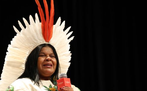 Após cinco dias de internação, Sônia Guajajara recebe alta médica