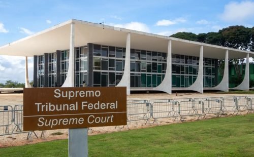 Homem é preso ao tentar inavadir a sede do STF em Brasília