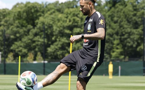 Neymar volta a treinar com a seleção a 2 dias do jogo contra o Haiti
