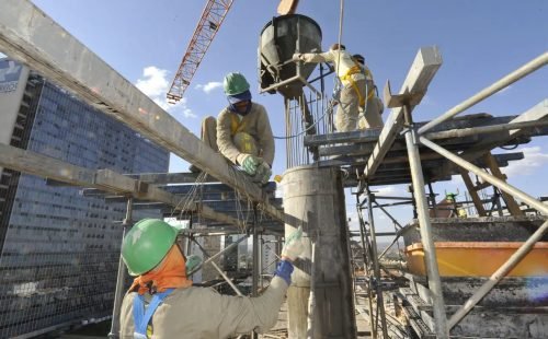 Brasil cria 165,8 mil postos de trabalho em agosto, aponta Caged