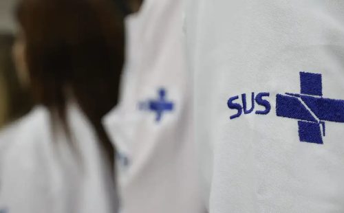 Março Azul: exames para rastrear câncer de intestino triplicam no SUS