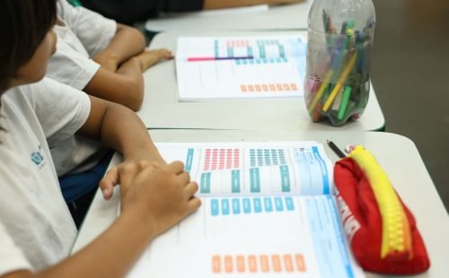 Programa de bolsas vai incentivar formação para a educação básica