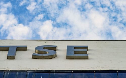 TSE dá 24 horas para Meta dar informações sobre igualdade de campanhas