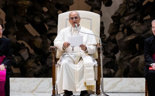 Papa Leão chama guerra no Oriente Médio de "escândalo" para humanidade