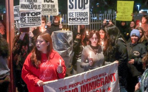 Minneapolis protesta após morte de cidadã dos EUA pela polícia do ICE