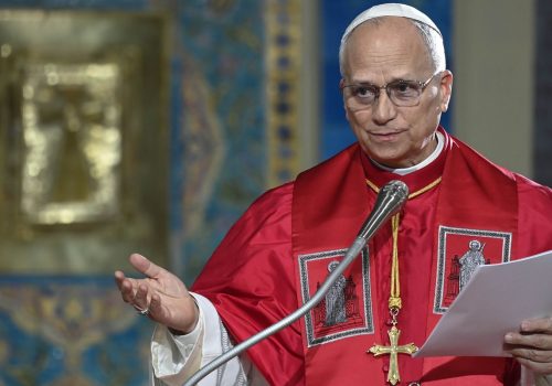 CNBB manifesta apoio ao Papa Leão XIV após críticas de Trump