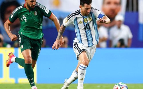 Messi vira maior artilheiro das copas e lidera Argentina em estreia