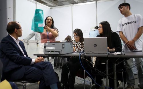 Presidente Petro denuncia fraude contra o voto na eleição da Colômbia