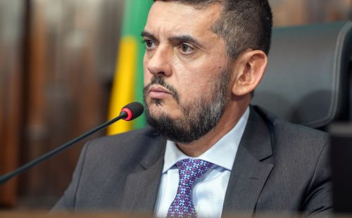 Alerj decide revogar a prisão preventiva do deputado Rodrigo Bacellar