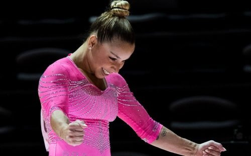 Flávia Saraiva é ouro nas assimétricas da Copa do Mundo de ginástica