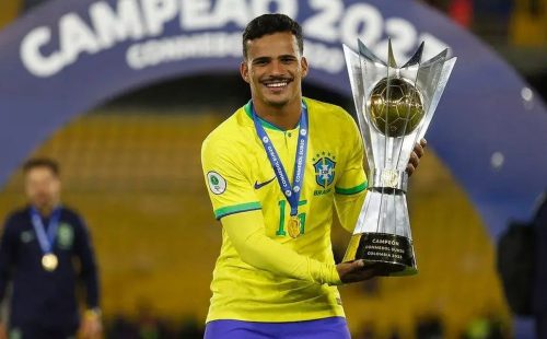 Lateral Kaiki é convocado para amistosos da seleção brasileira