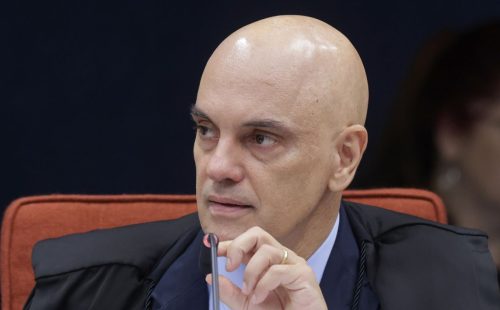 Moraes vota por condenar mais 5 réus da trama golpista e absolver um