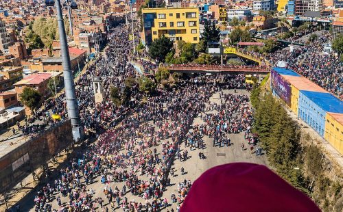Bolívia registra 23 bloqueios e marchas antigoverno chegam a La Paz