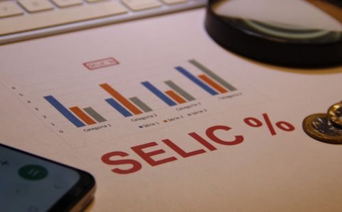 Mercado reduz projeção da Selic para 13,50%