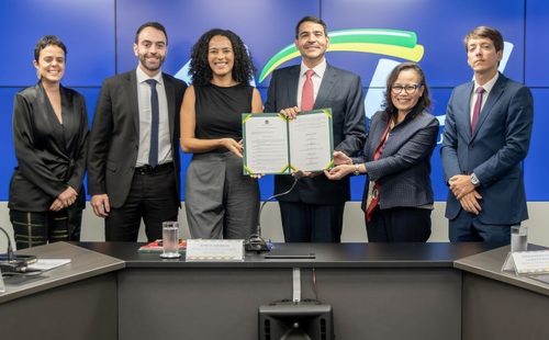 AGU garante posse de servidora exonerada do Itamaraty por banca racial