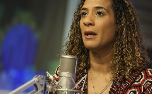 “Lamentável e dilacerante", diz ministra sobre morte jovem por polícia