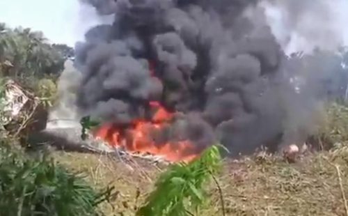 Chega a 66 número de mortos em queda de avião militar na Colômbia