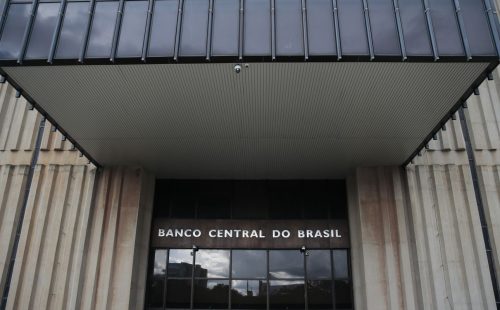 Mercado financeiro reduz para 4,72% previsão de inflação em 2025