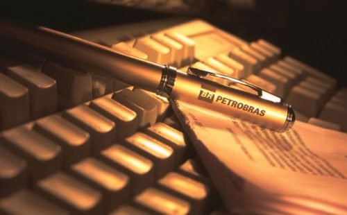 Petrobras fecha acordo de cooperação na área de petróleo em Moçambique