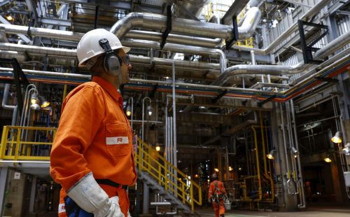 Economia brasileira cresceu 0,1% em abril, estima prévia da FGV
