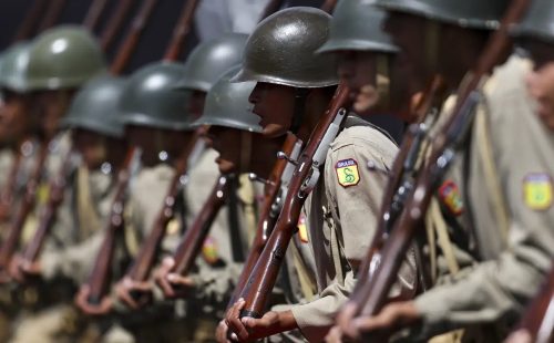 Exército mantém patrulha de fronteiras mesmo com bloqueio do orçamento