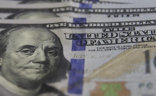 Dólar sobe para R$ 5,40 em dia de correção no mercado