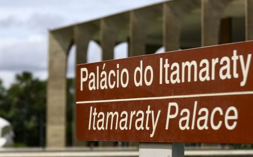 Itamaraty acusa Milei de tentar interferir na eleição brasileira