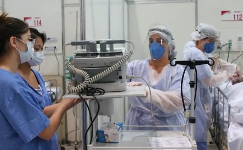 Estudo aponta esgotamento emocional e burnout de médicos de UTI