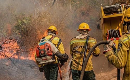 Amazonas recebe aeronaves para combater queimadas