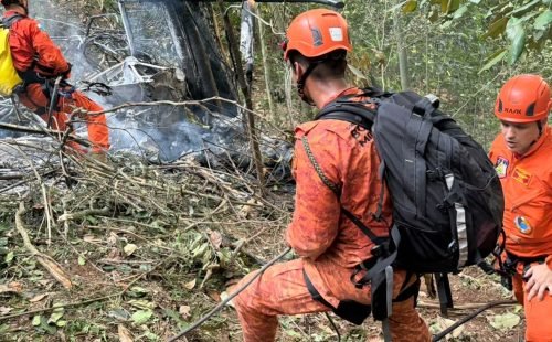 Justiça bloqueia bens de empresa por queda de helicóptero, no Rio